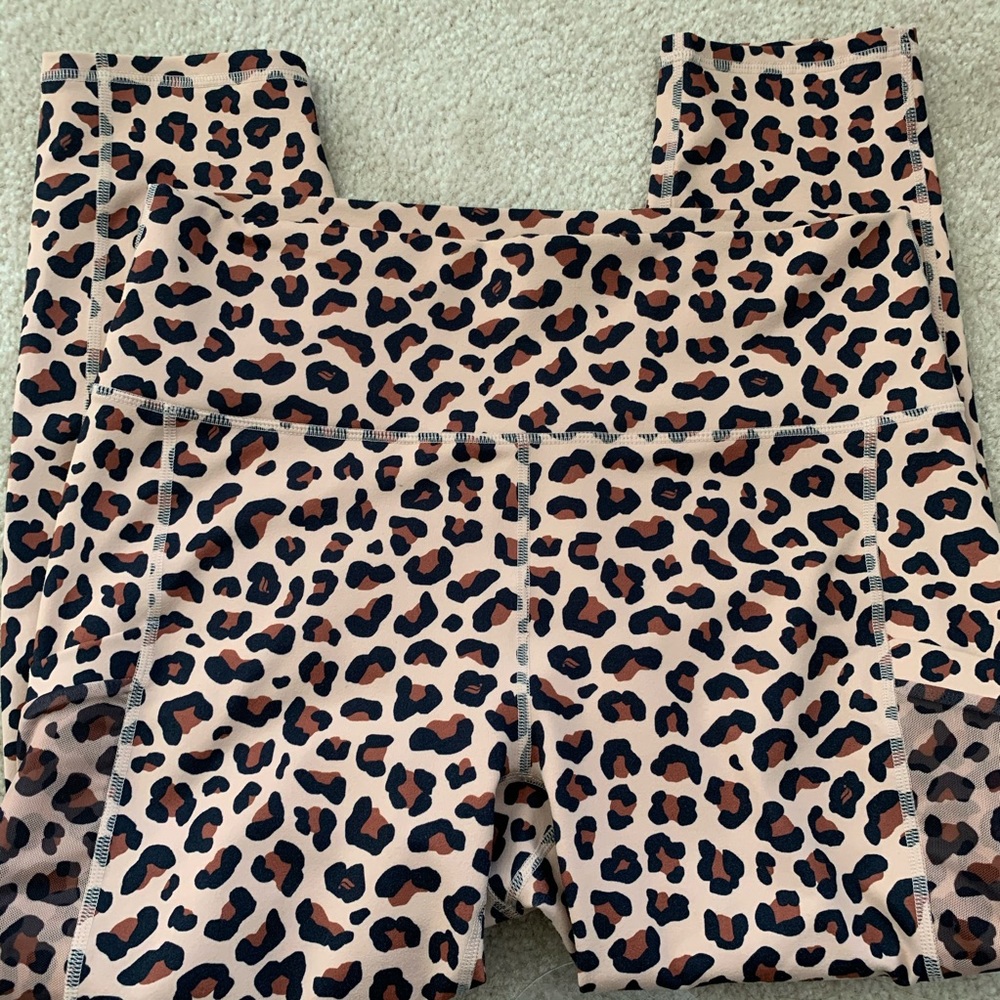 Fabletics Cheetah Capri length Size L